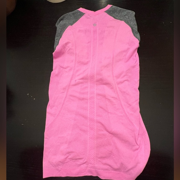 Size 4 lululemon swiftly tech long sleeve - Picture 3 of 6
